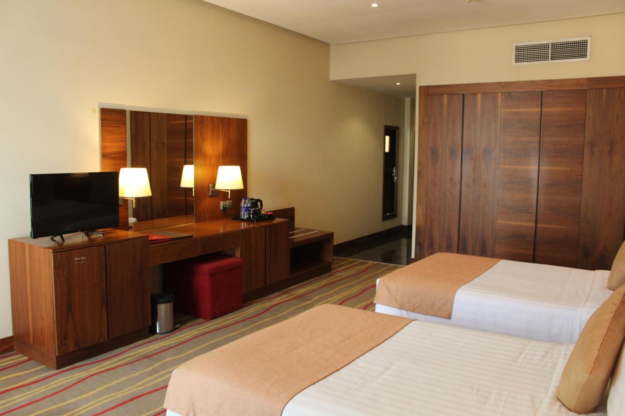 Al Khaleej Palace Deira Hotel Дубай Екстериор снимка
