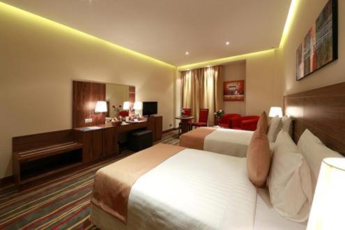 Al Khaleej Palace Deira Hotel Дубай Екстериор снимка